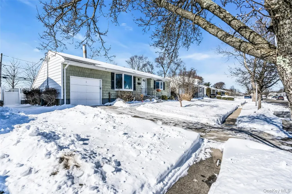 53 Calvert Avenue Commack NY 11725