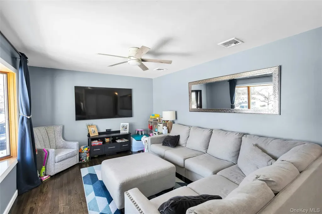 53 Calvert Avenue Commack NY 11725