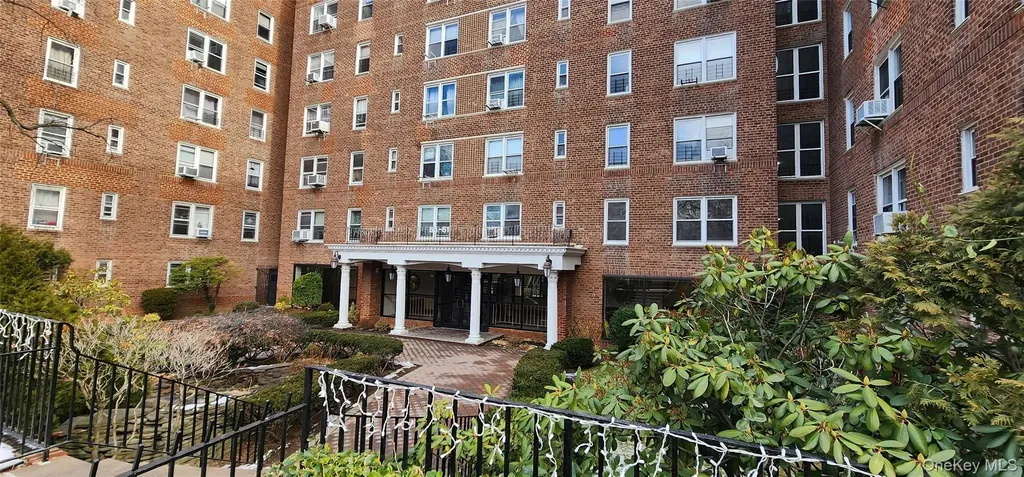 63-61 Yellowstone Boulevard Forest Hills NY 11375