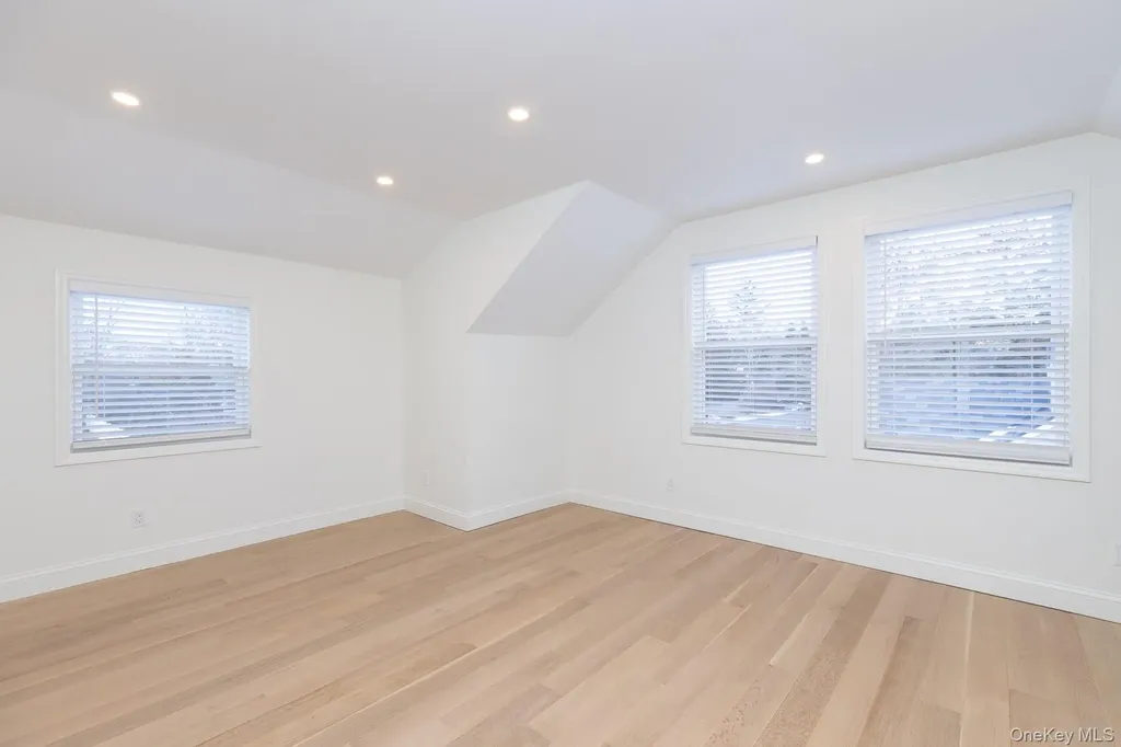 28 Locust Bayport NY 11705