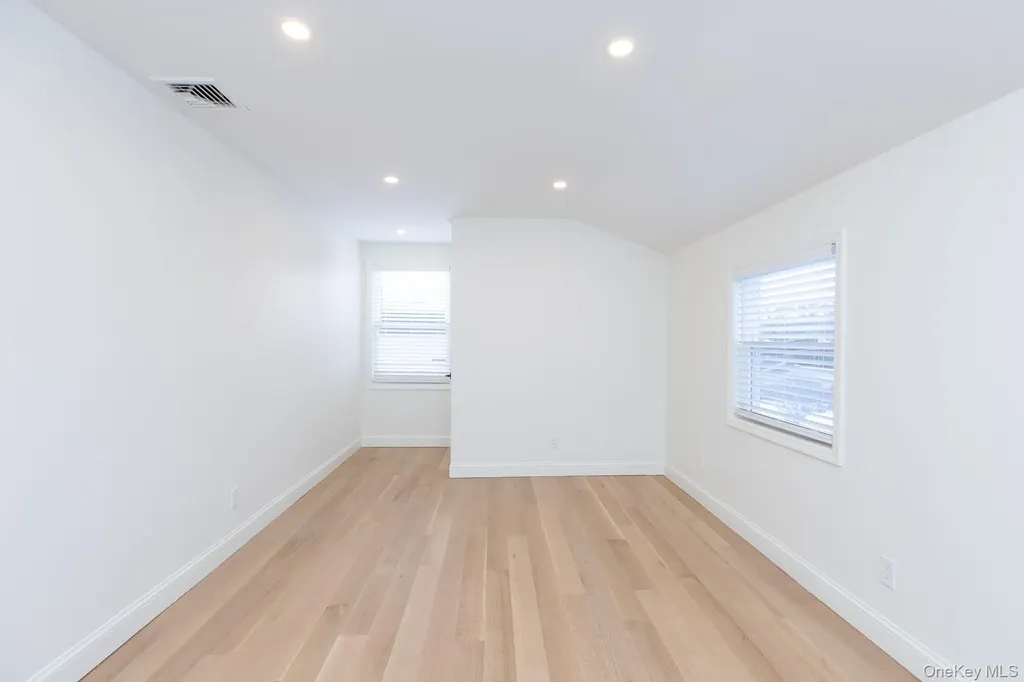 28 Locust Bayport NY 11705
