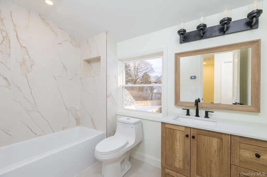 28 Locust Bayport NY 11705