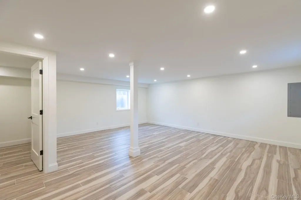 28 Locust Bayport NY 11705