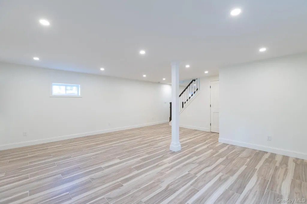 28 Locust Bayport NY 11705