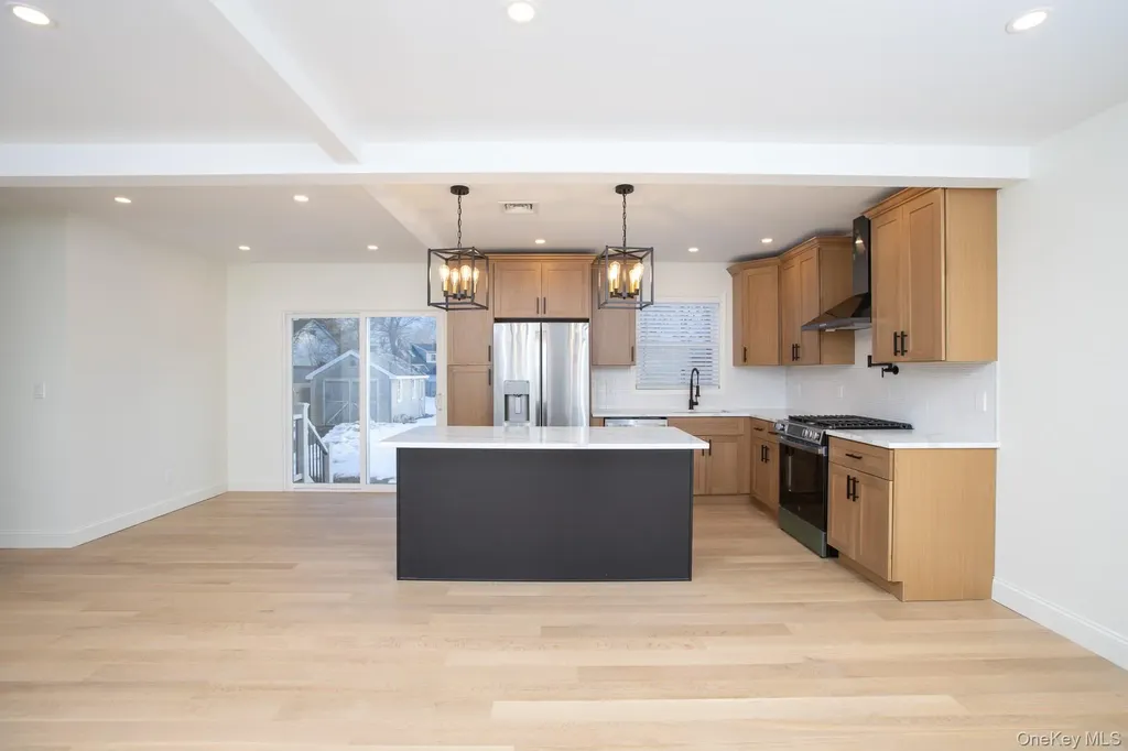 28 Locust Bayport NY 11705