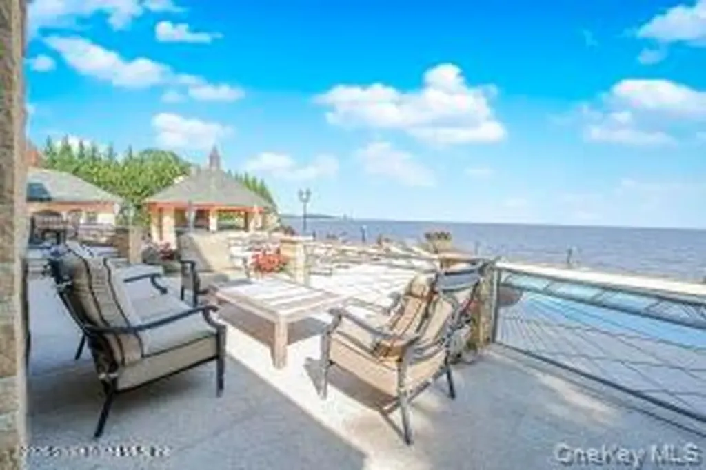 50 Wakefield Staten Island NY 10312