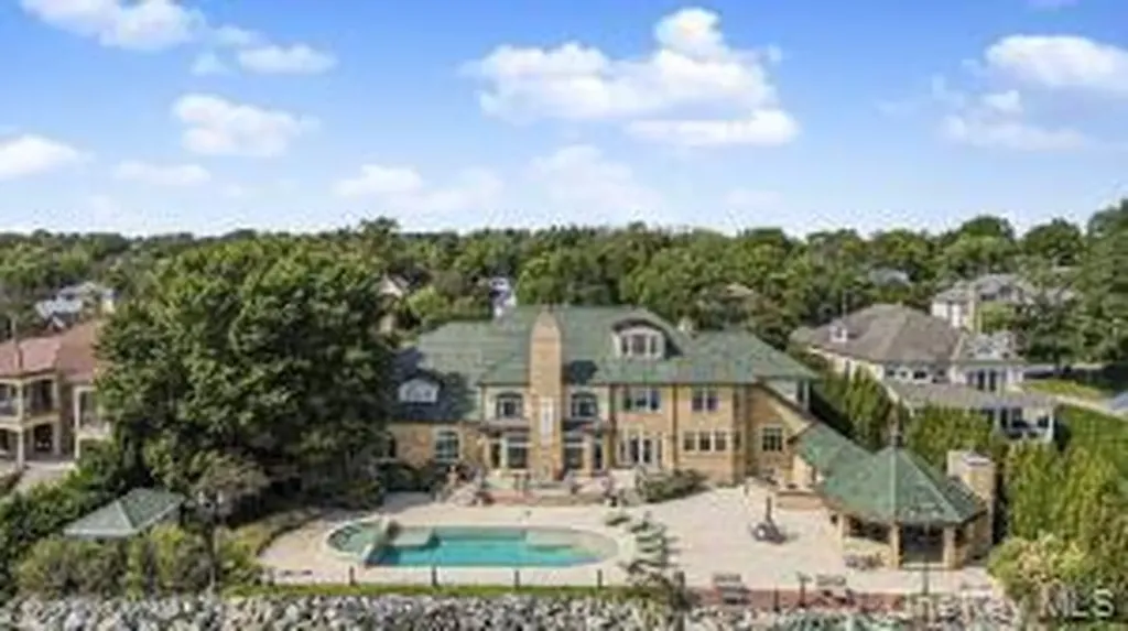 50 Wakefield Staten Island NY 10312
