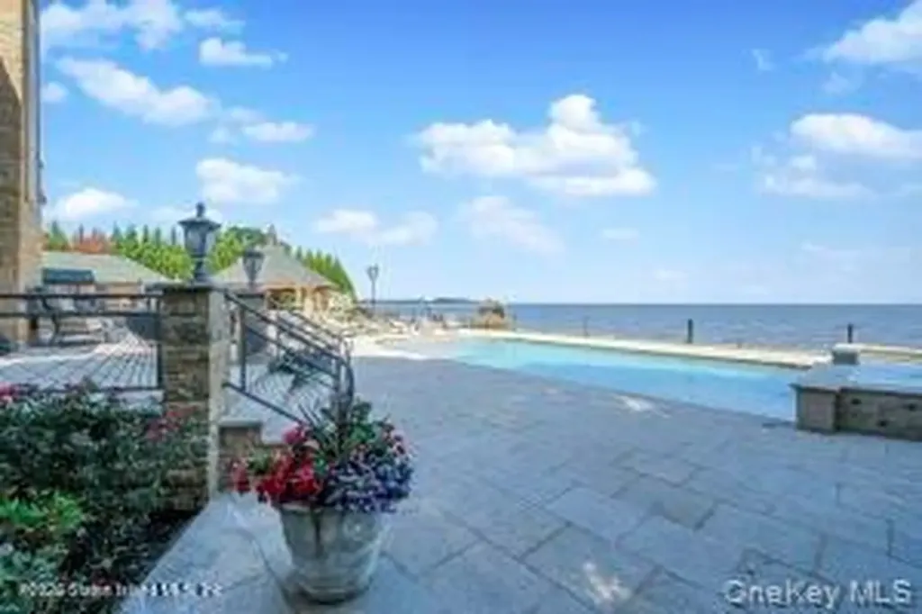 50 Wakefield Staten Island NY 10312