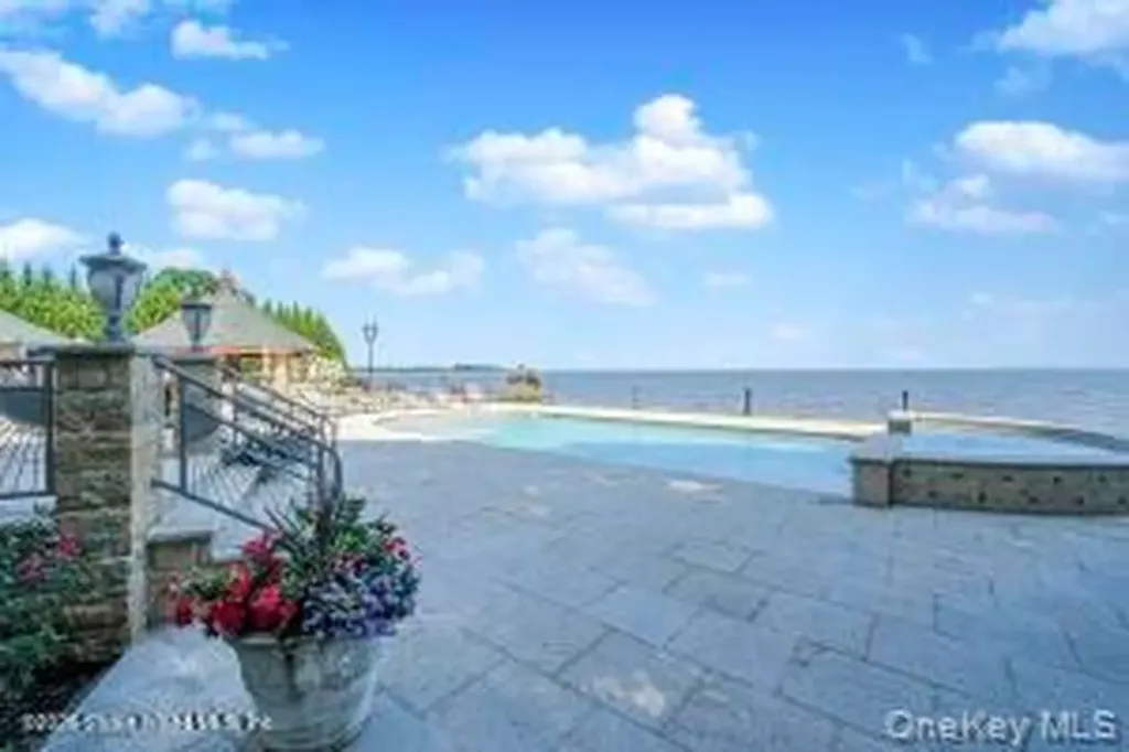 50 Wakefield Staten Island NY 10312
