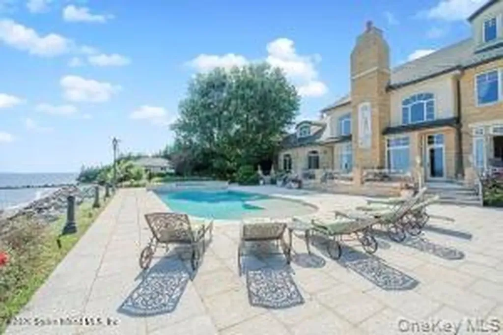 50 Wakefield Staten Island NY 10312