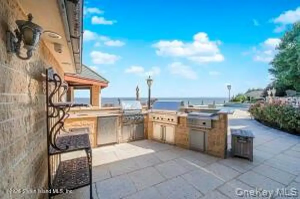 50 Wakefield Staten Island NY 10312