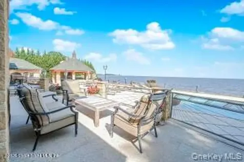 50 Wakefield Staten Island NY 10312