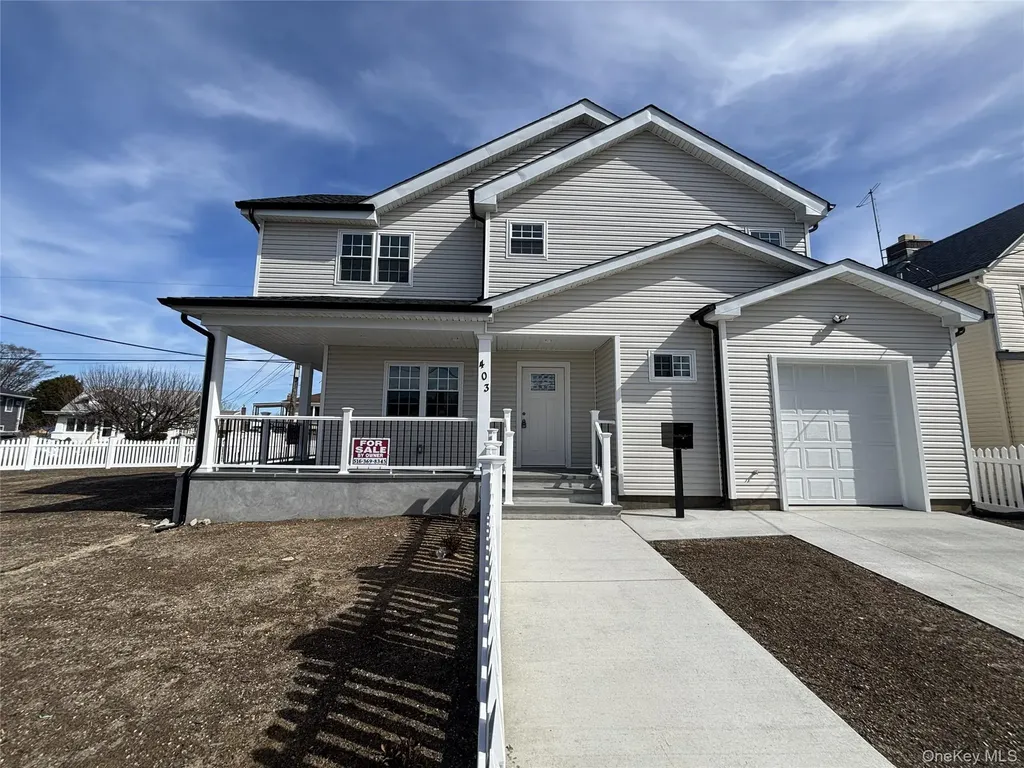 403 S Bayview Avenue Freeport NY 11520