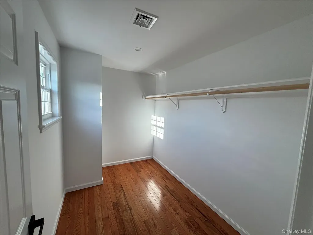 403 S Bayview Avenue Freeport NY 11520