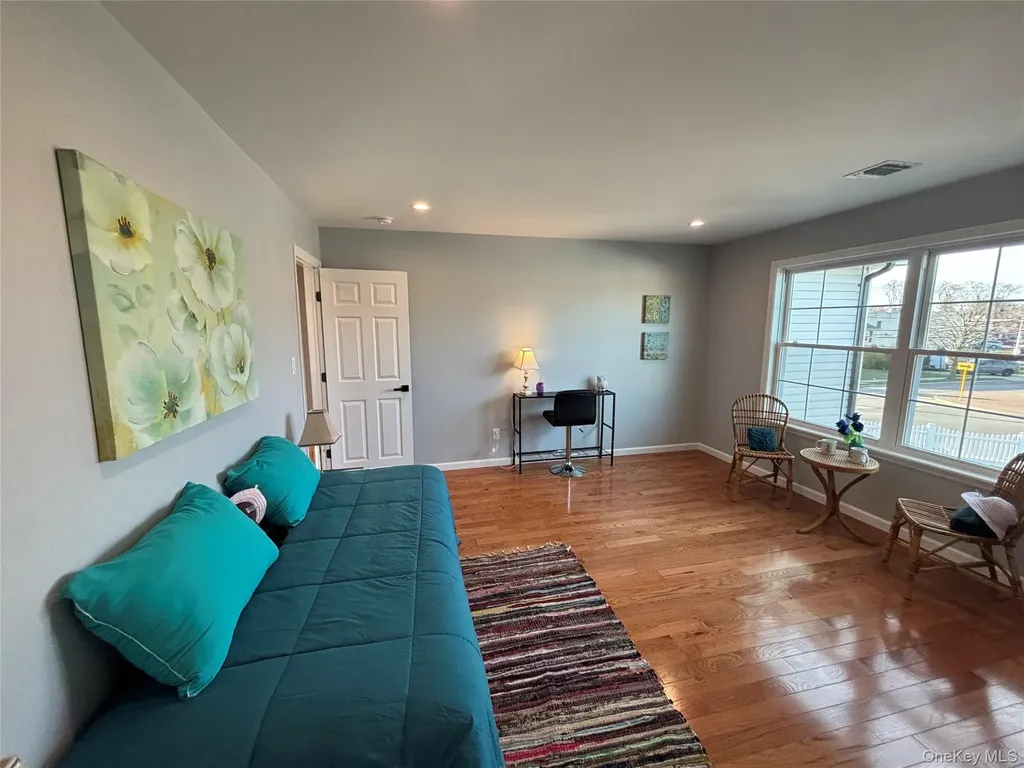 403 S Bayview Avenue Freeport NY 11520