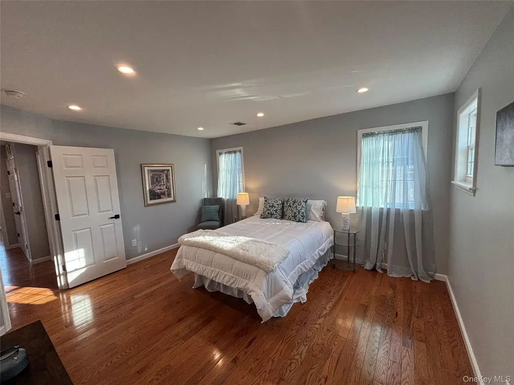 403 S Bayview Avenue Freeport NY 11520