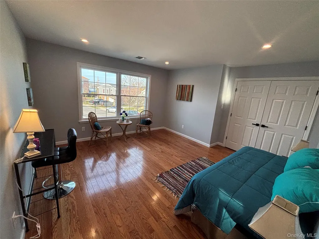 403 S Bayview Avenue Freeport NY 11520