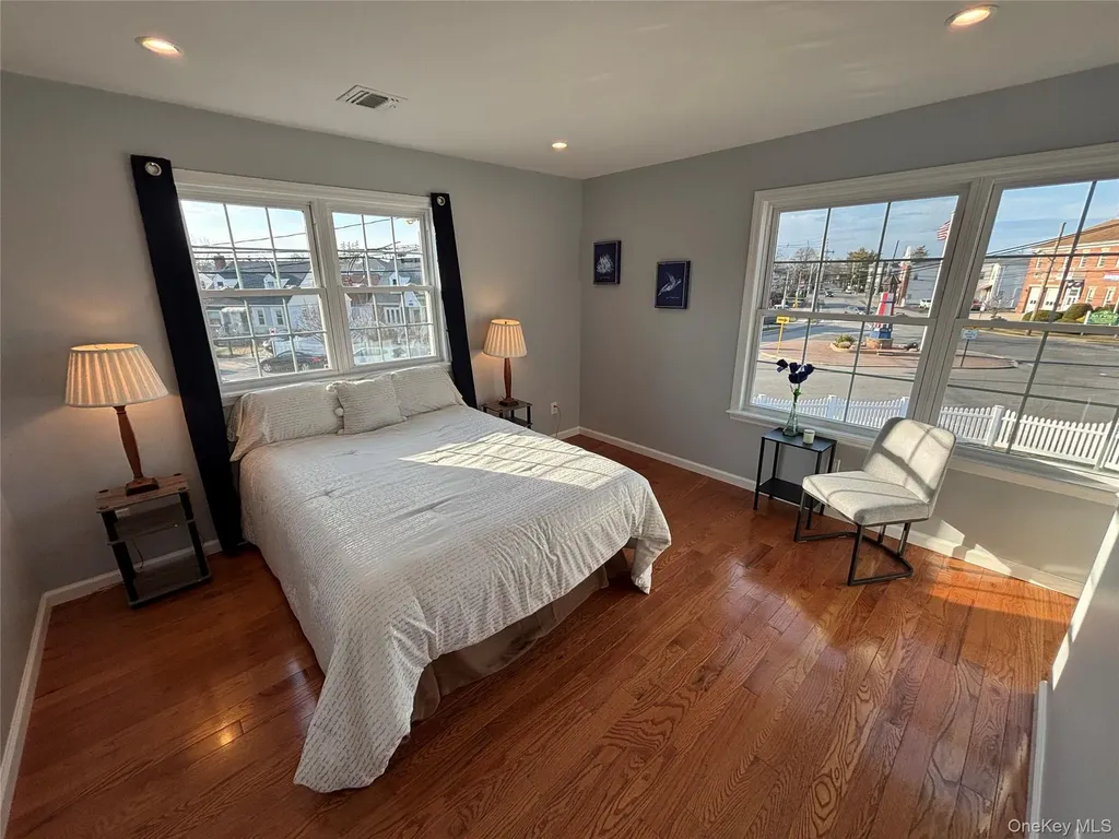 403 S Bayview Avenue Freeport NY 11520