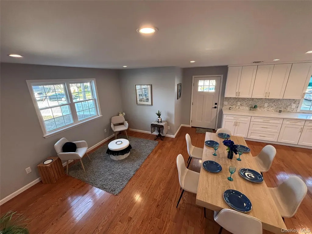 403 S Bayview Avenue Freeport NY 11520