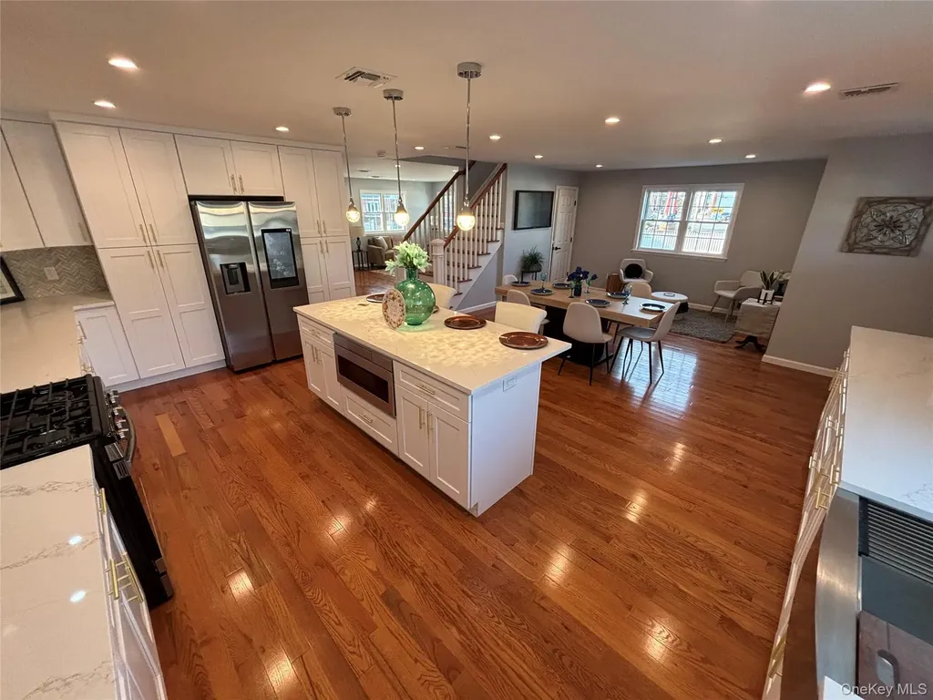 403 S Bayview Avenue Freeport NY 11520