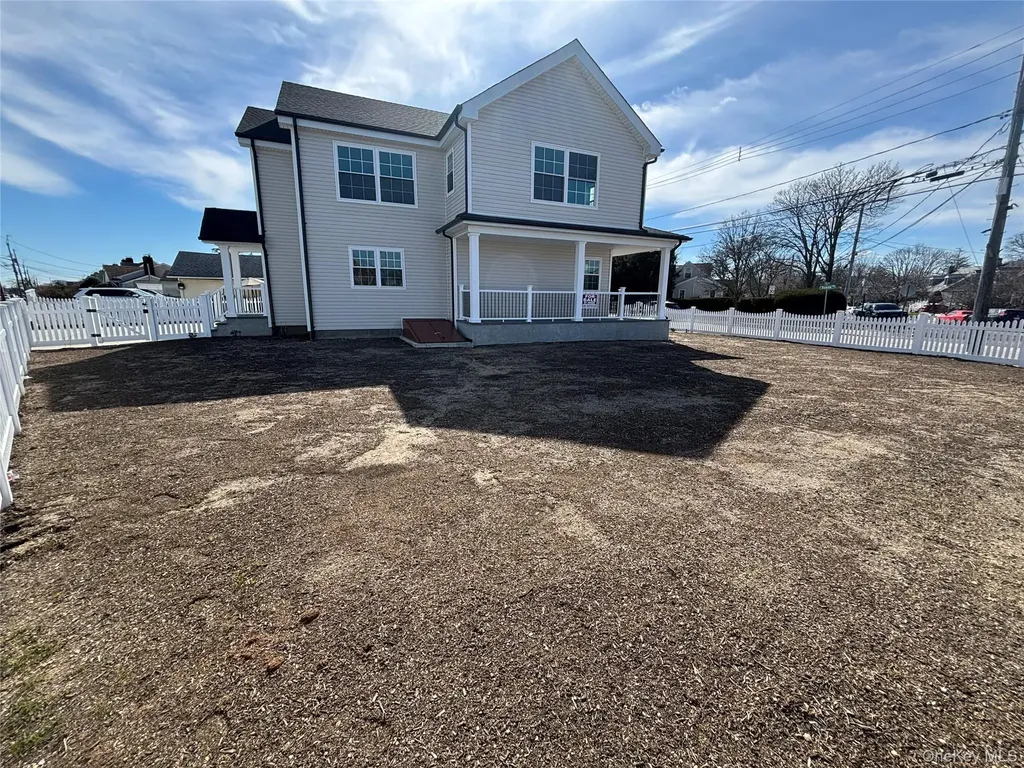 403 S Bayview Avenue Freeport NY 11520