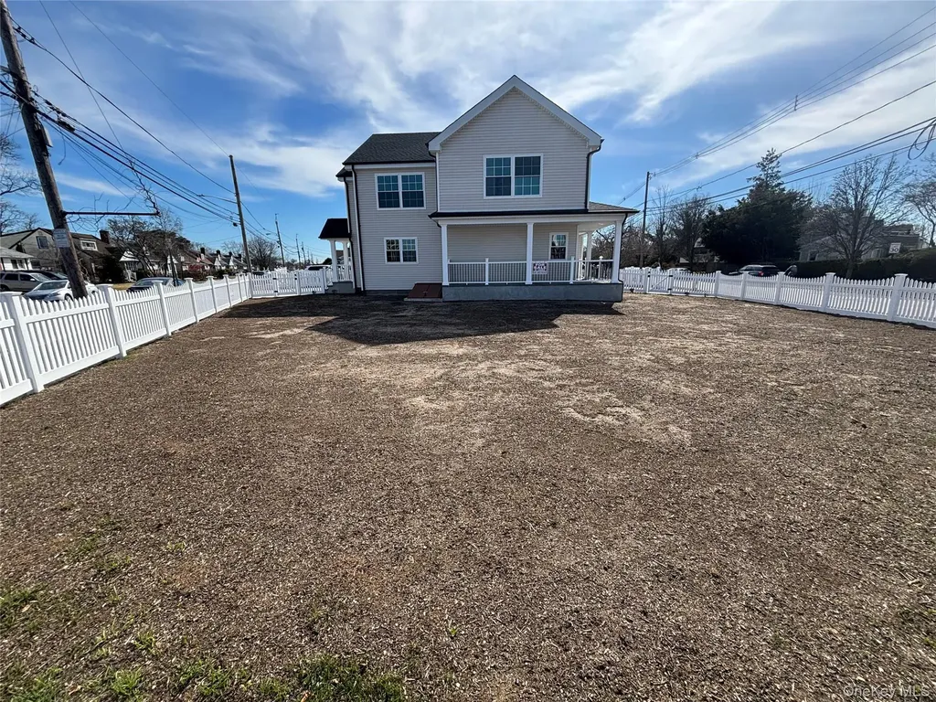 403 S Bayview Avenue Freeport NY 11520