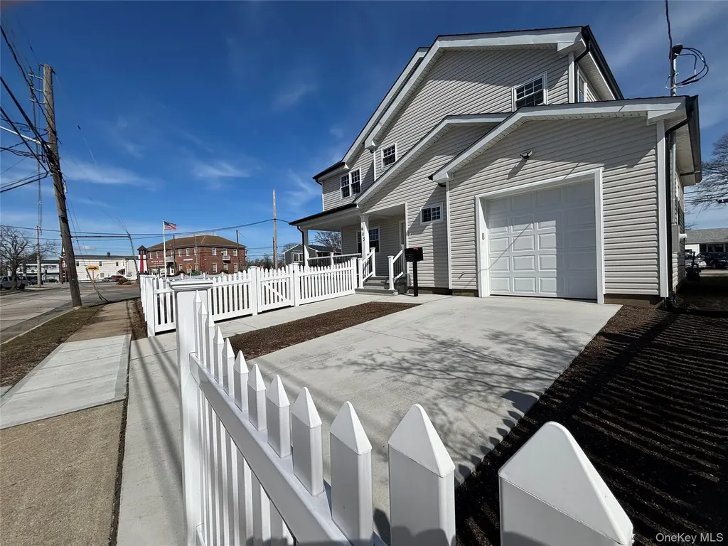 403 S Bayview Avenue Freeport NY 11520