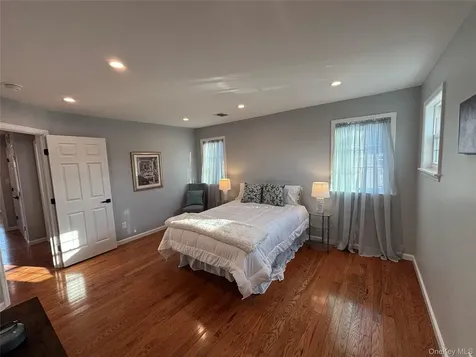 403 S Bayview Avenue Freeport NY 11520