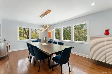 110 Round Hill Road Scarsdale NY 10583
