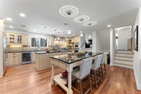 110 Round Hill Road Scarsdale NY 10583
