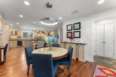 110 Round Hill Road Scarsdale NY 10583