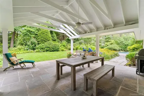 110 Round Hill Road Scarsdale NY 10583
