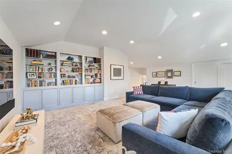 110 Round Hill Road Scarsdale NY 10583