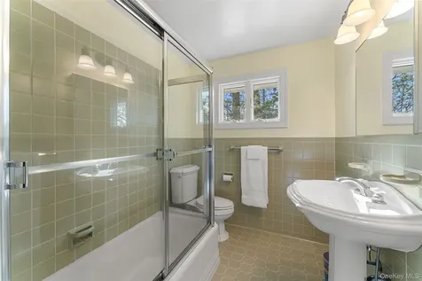 110 Round Hill Road Scarsdale NY 10583