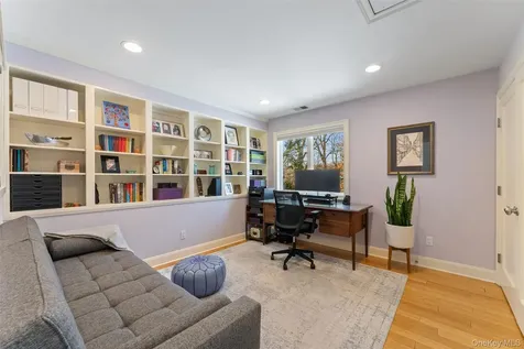 110 Round Hill Road Scarsdale NY 10583