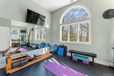 110 Round Hill Road Scarsdale NY 10583