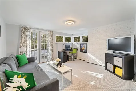 110 Round Hill Road Scarsdale NY 10583
