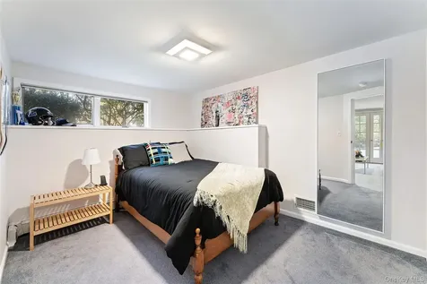 110 Round Hill Road Scarsdale NY 10583