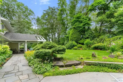 110 Round Hill Road Scarsdale NY 10583