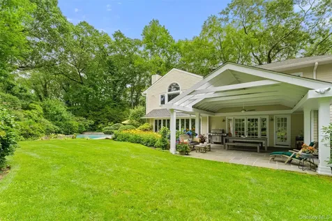 110 Round Hill Road Scarsdale NY 10583