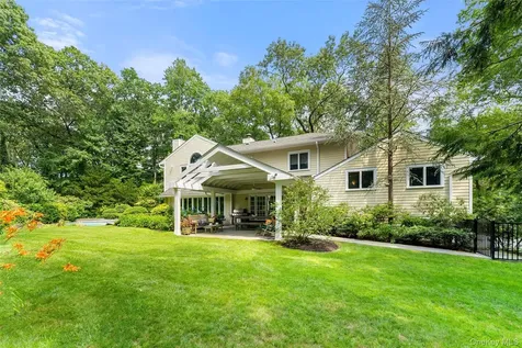 110 Round Hill Road Scarsdale NY 10583