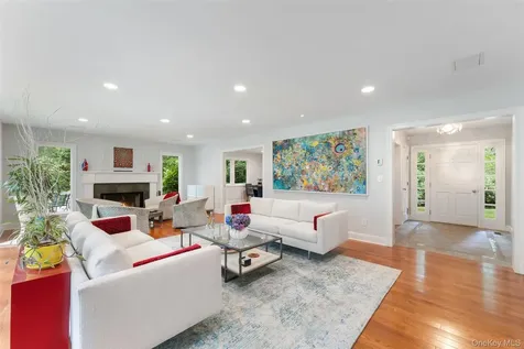 110 Round Hill Road Scarsdale NY 10583