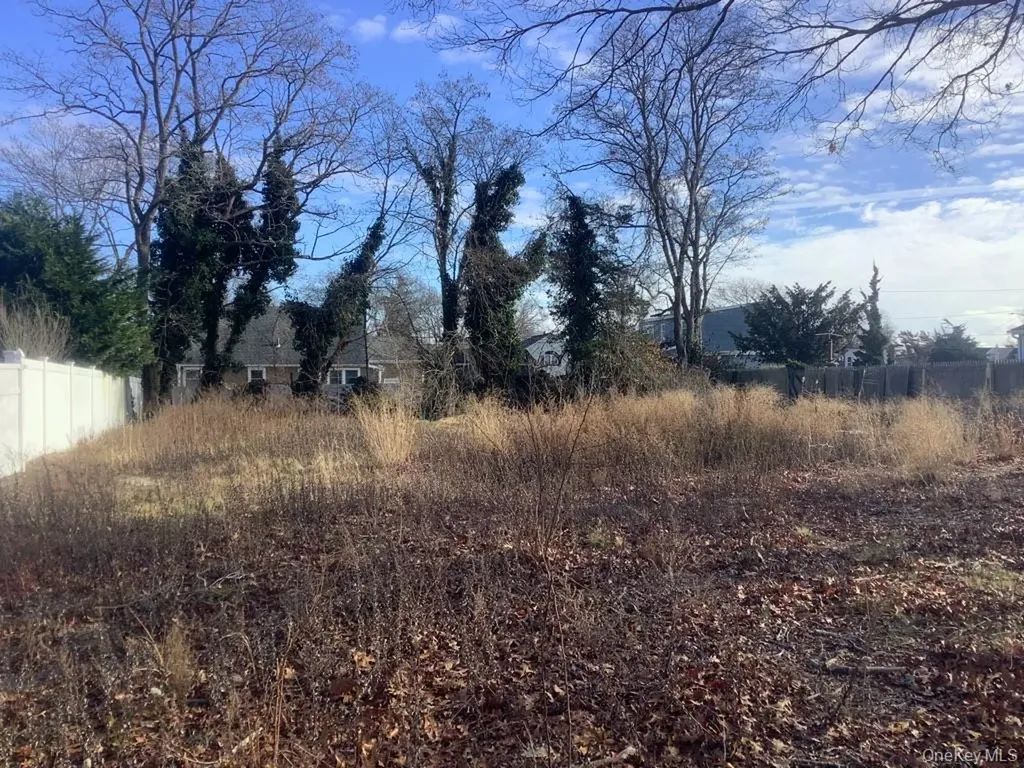 201 Phyllis Drive Patchogue NY 11772