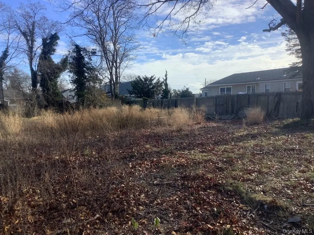 201 Phyllis Drive Patchogue NY 11772