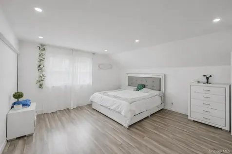 4 Manor Hills Drive Manorville NY 11949