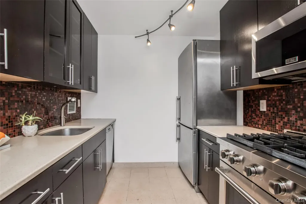 2287 Johnson Avenue Bronx NY 10463