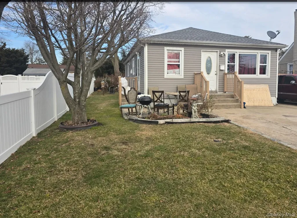 5 Campion Street Brentwood NY 11717