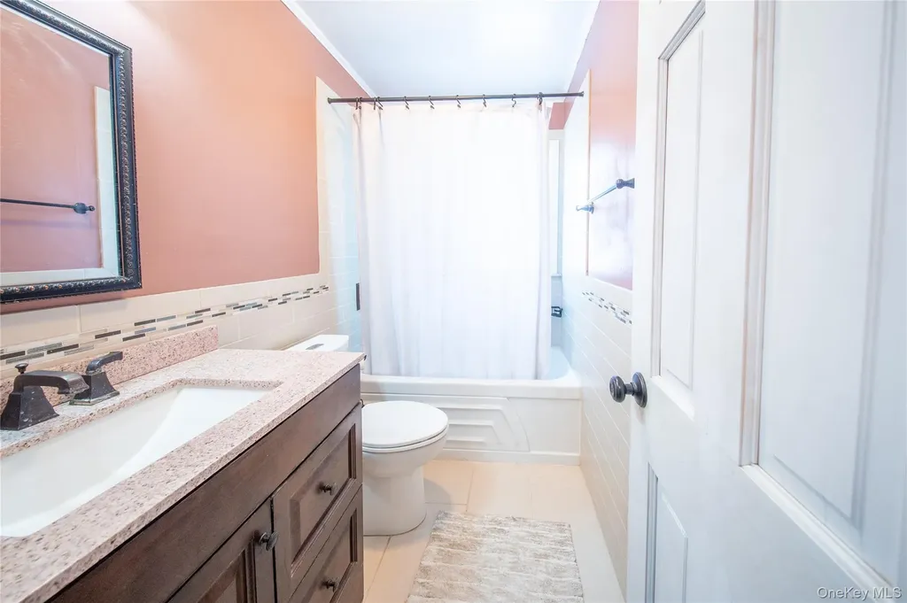 41 Foxhill Road Valhalla NY 10595