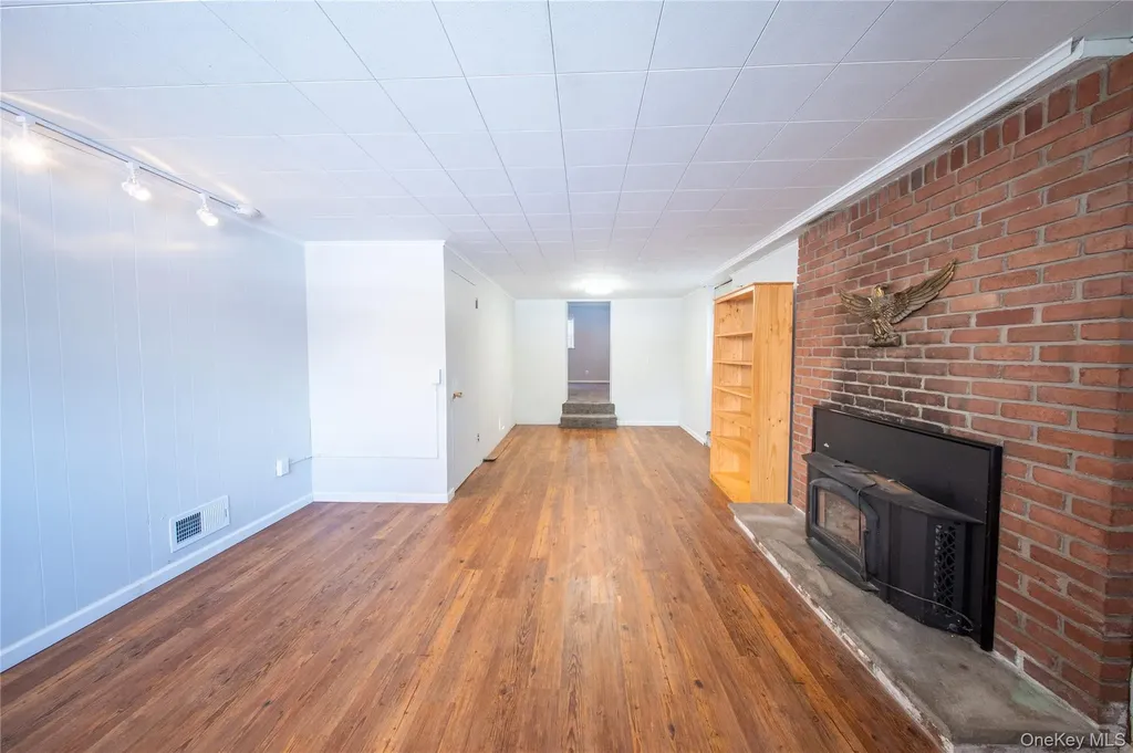 41 Foxhill Road Valhalla NY 10595