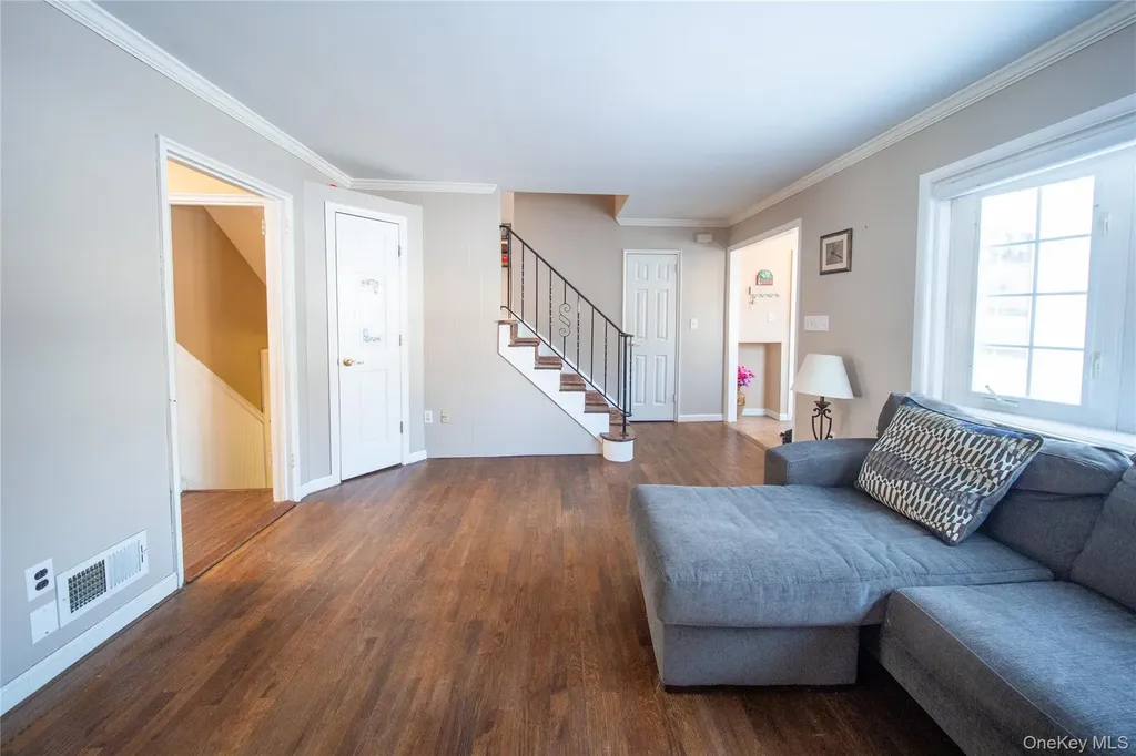 41 Foxhill Road Valhalla NY 10595